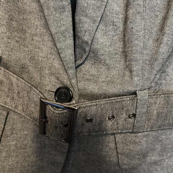 A polish black and white blazer with matching belt and pockets - Picture 2 of 8